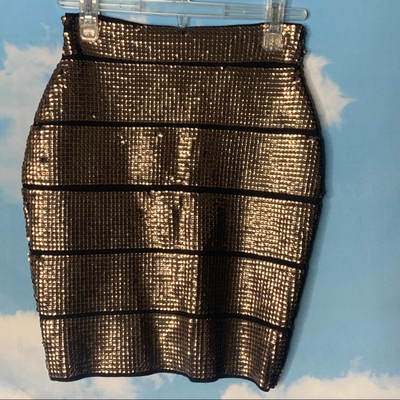 BCBGMaxazria- Sequin Mini Skirt size Small - Picture 4 of 13